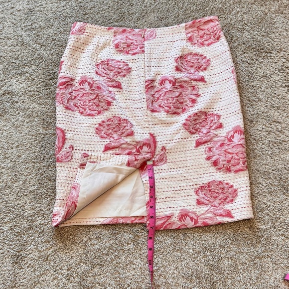Ann Taylor Cream and Pink Floral Midi Pencil Skirt Size 12 - Picture 6 of 6